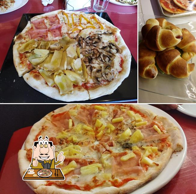 Get pizza at La Tana di Gigio