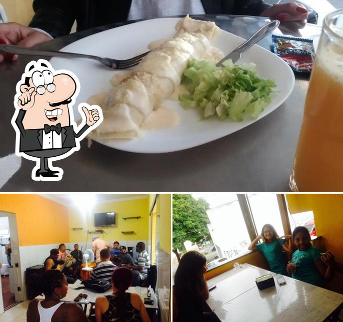 Entre diversos coisas, interior e comida podem ser encontrados a Restaurante Casa Amarela