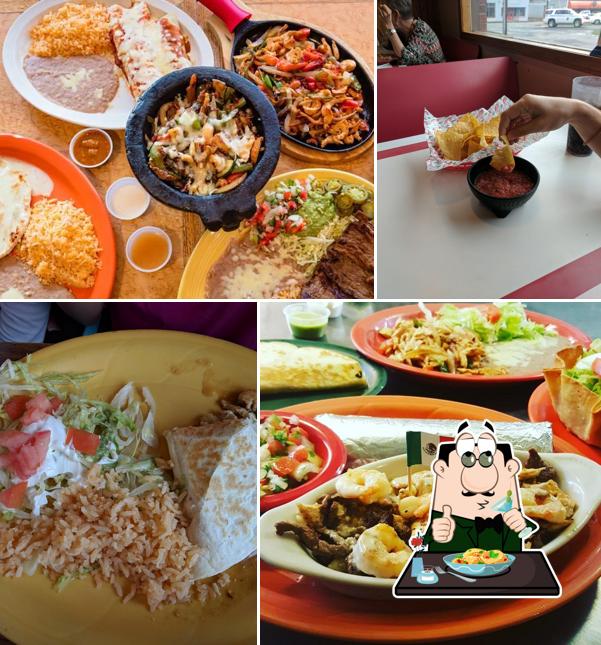 Meals at El Pobre Express 》》》Mexican Restaurant and Grill