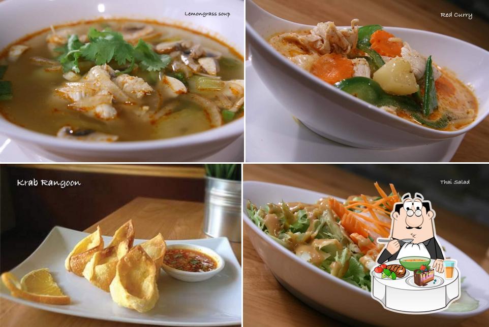 Китайский кисло-острый суп в "Thaitanium thai restaurant"