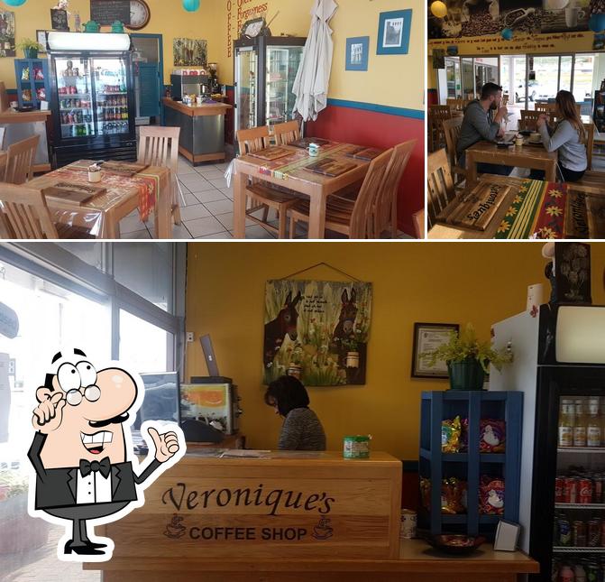 El interior de Veroniques Coffee Shop
