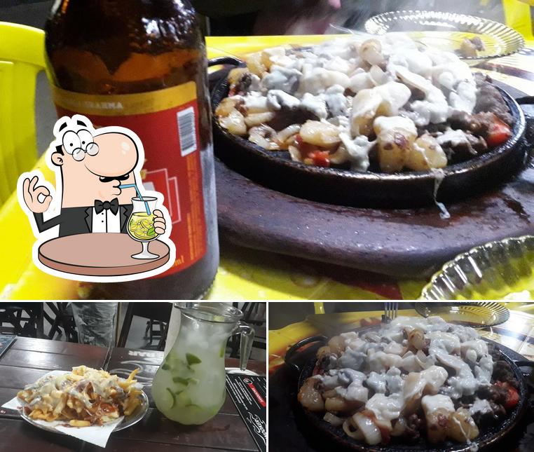 A imagem do Snooker Café Bar’s bebida e comida