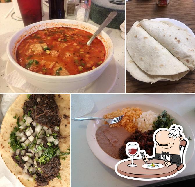 Alex's Tacos in Seguin Restaurant menu and reviews