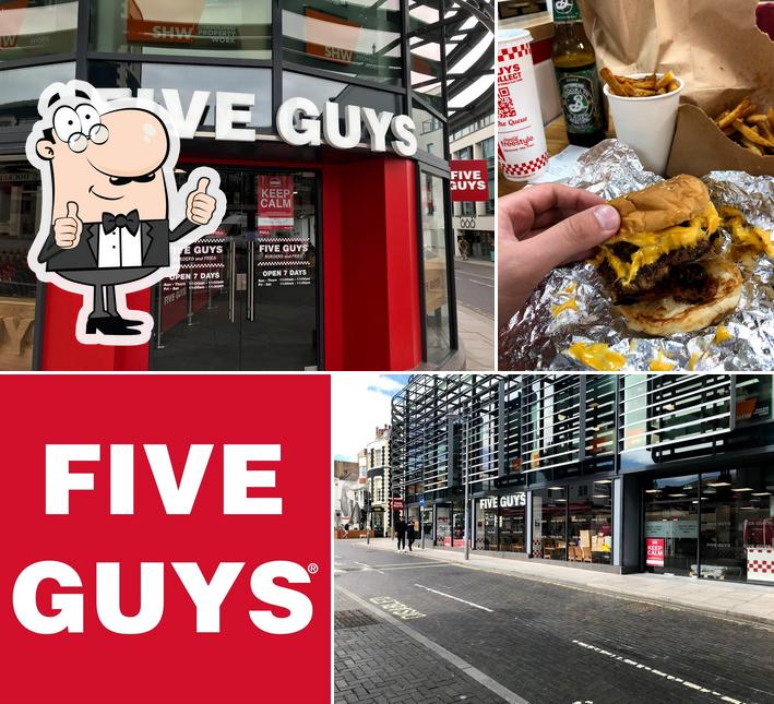 Five Guys Brighton Jubilee Street, 1 Jubilee St in Brighton