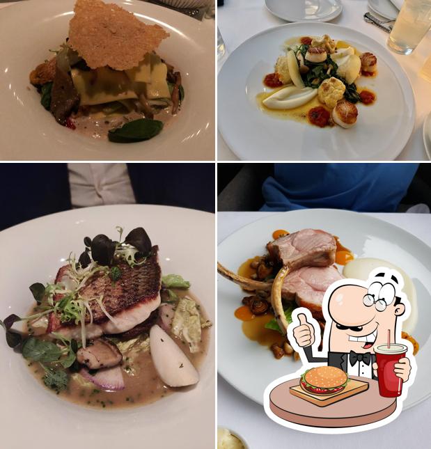 Essayez un hamburger à Scaramouche Restaurant