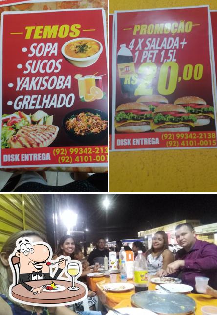 Comida em Pizzaria e Lanchonete Chapa Quente