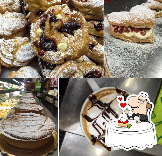 Pasticceria Caffè Zampilli offre un'ampia selezione di dessert