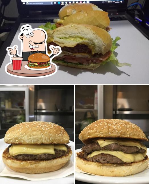 Tómate una hamburguesa en Buono Lanchonete