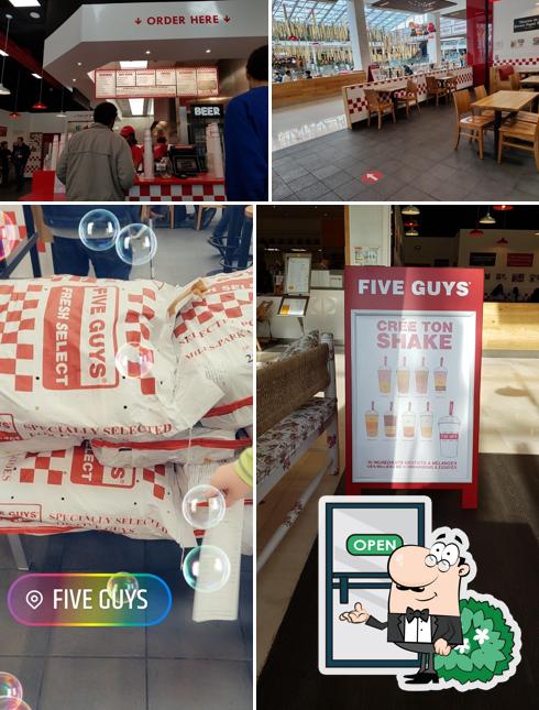 L'extérieur de Five Guys Créteil Soleil