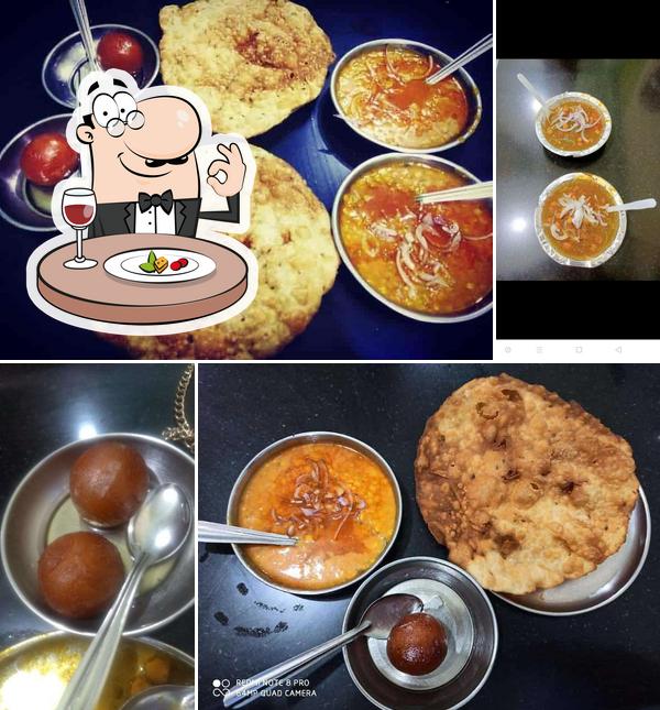Food at Mahadev Patiswala