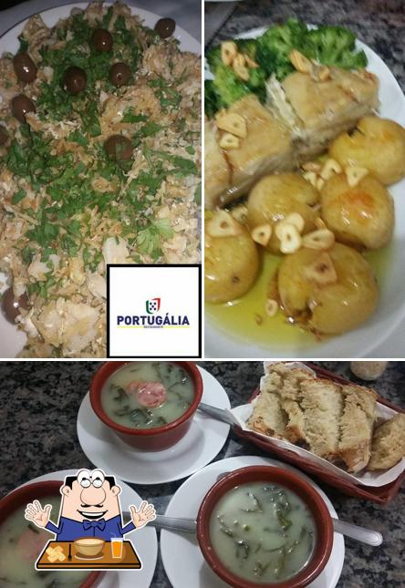 Sopa de moluscos em Portugália - Comida Portuguesa