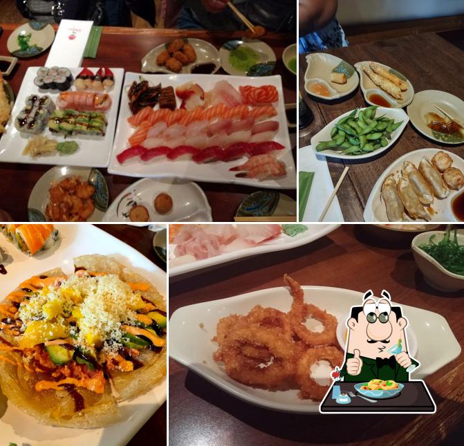 Еда в "Sushi Palace"