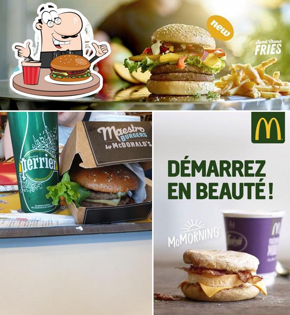 Prenez un hamburger à McDonald's