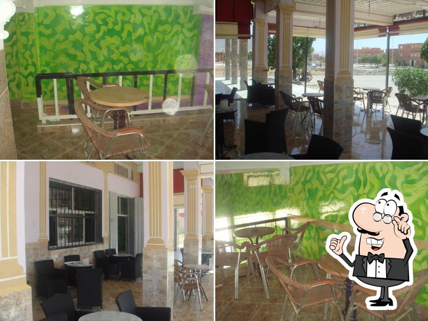 مقهى الملتقى café carrefour