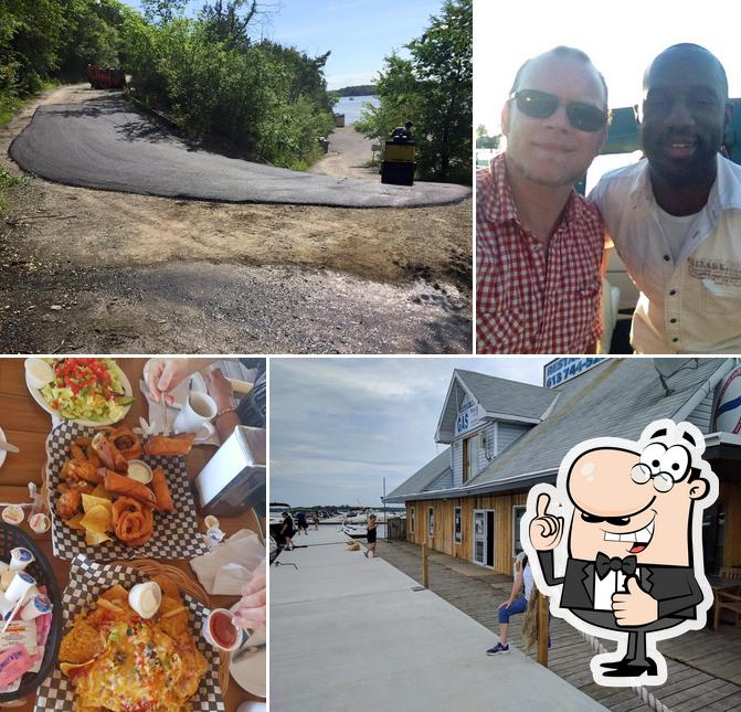 Rockcliffe Boathouse Restaurant & Marina, Pkwy in Ottawa Restaurant