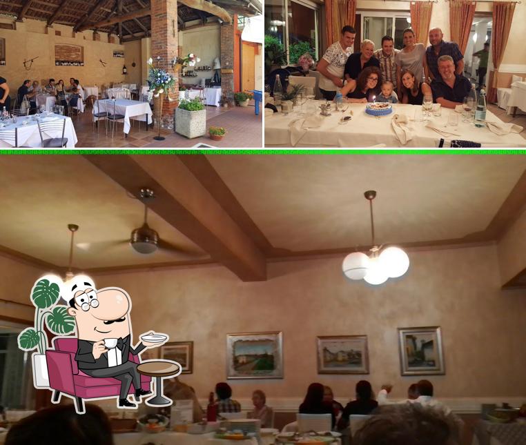 Siediti a un tavolo di Trattoria Val Pellice
