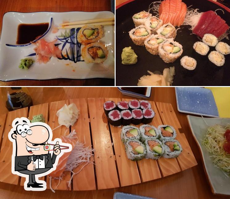 Maneki pone a tu disposición rollitos de sushi