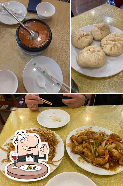 Meals at Chinese food restaurant