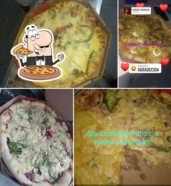 Pick pizza at Pizzaria Los Manos