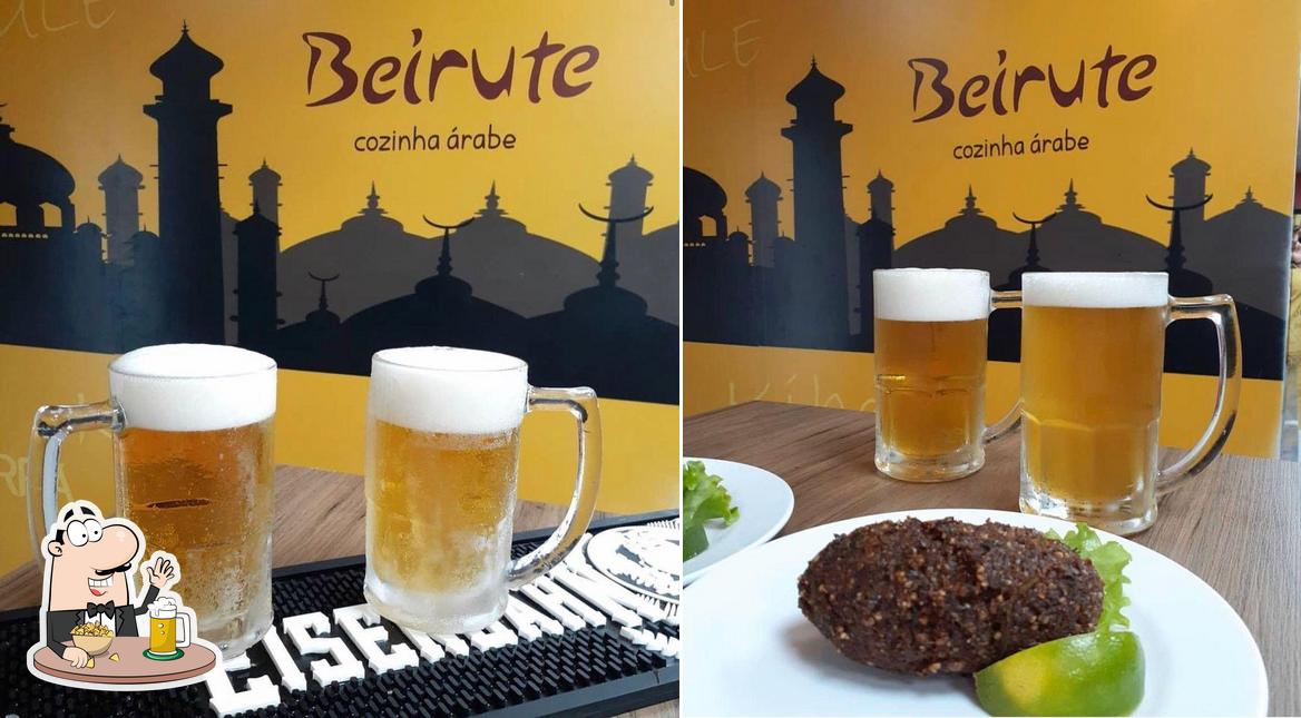 Desfute uma tulipa de cerveja leve ou escura