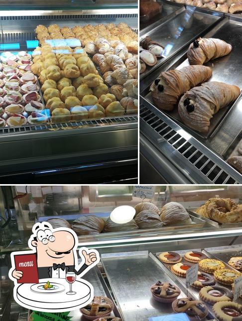 Platti al Pasticceria Faloci