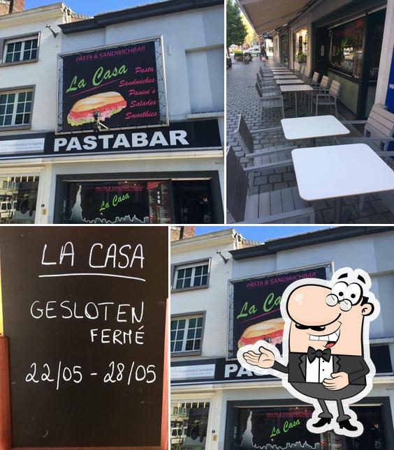 Voici une photo de LUNCHBAR