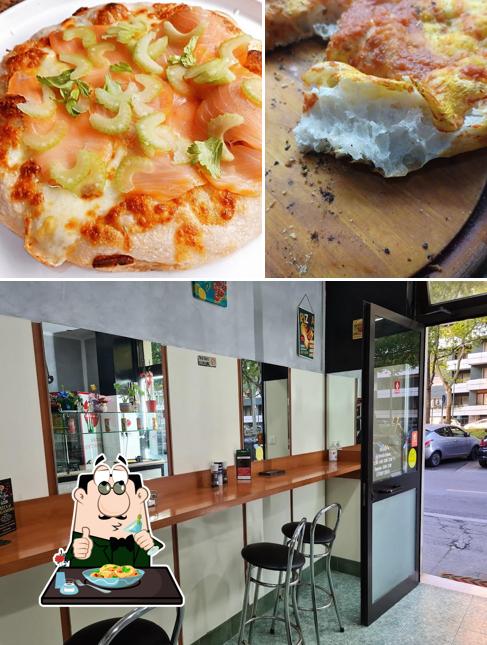 Помимо прочего, в Amor di Pizza-Pizza al tegamino есть еда и внутреннее оформление