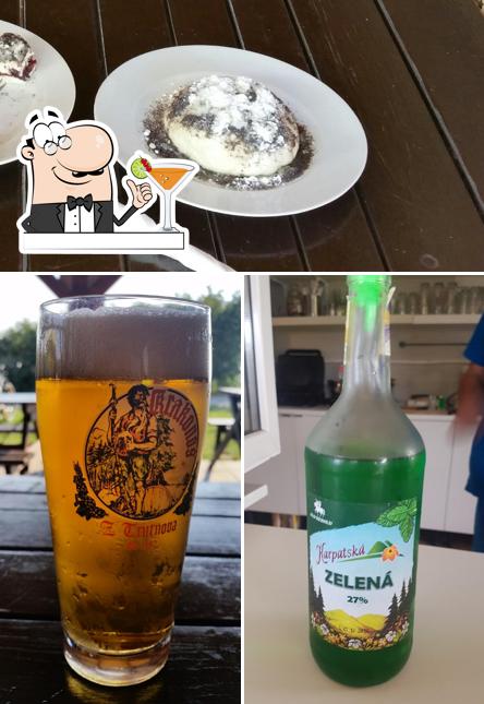 Observa las fotos que muestran bebida y comida en Občerstvení U Knedlíka na cyklostezce v Blučině