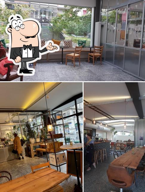 Siediti a un tavolo di Finkmüller – Coffee & Fine Goods, Klybeckstrasse