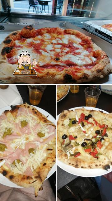 Prenditi una pizza a Ristorante pizzeria Marechiaro