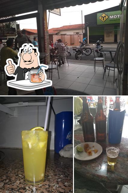 A foto do Bar e Restaurante do Negão’s bebida e interior