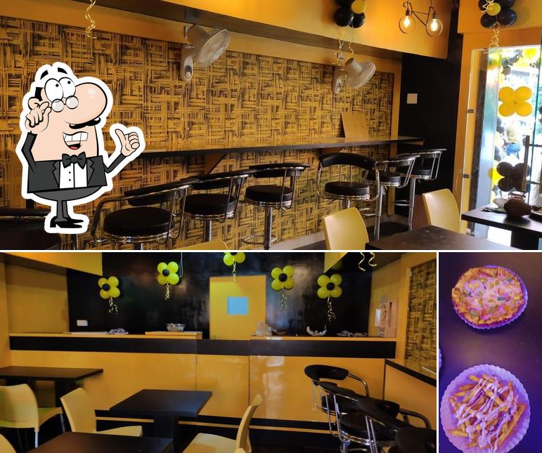 The photo of NeoPolitan Pizza Express Dakor’s interior and food