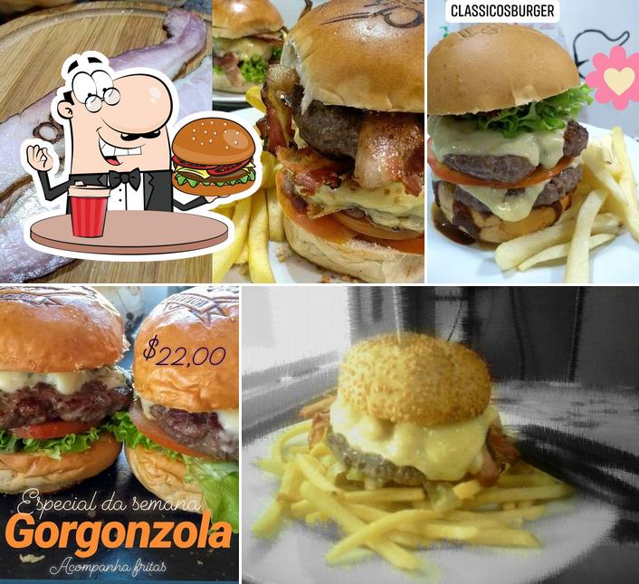 Peça um hambúrguer no Classicos Burger Hamburgueria