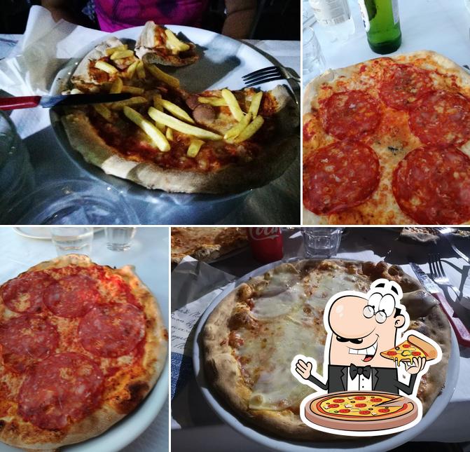 Scegli una pizza a Lido Marina Il Mago