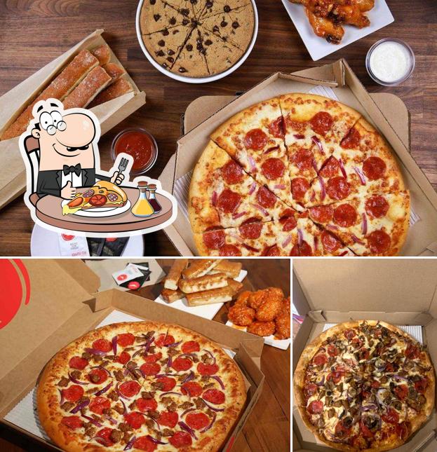 Pizza Hut, 1301 Garth Rd in Baytown Restaurant menu and reviews