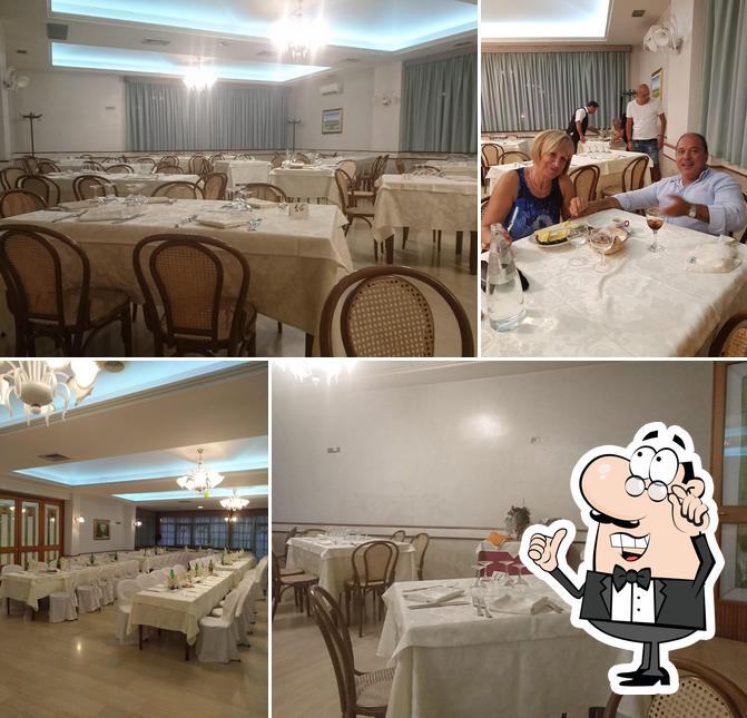 Siediti a un tavolo di Albergo Ristorante Caio Mario