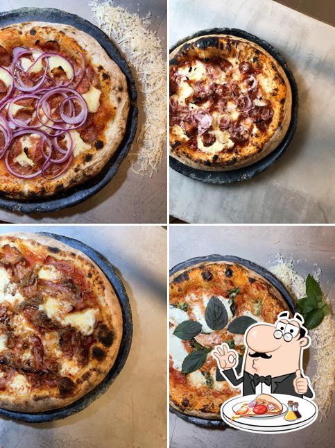 Consiga pizza no Famiglia Mora Pizzaria