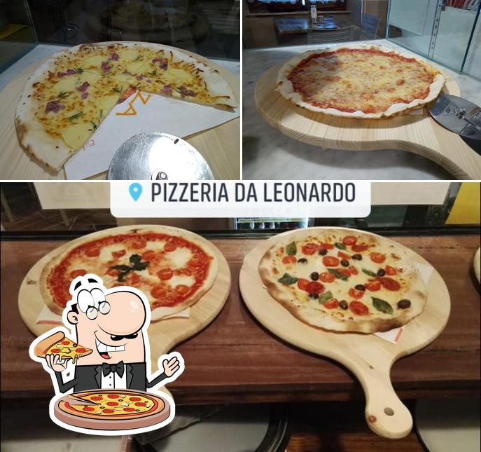 A Pizzeria Da Leonardo, puoi prenderti una bella pizza