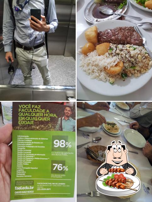 Comida em Restaurante Rio Jordão