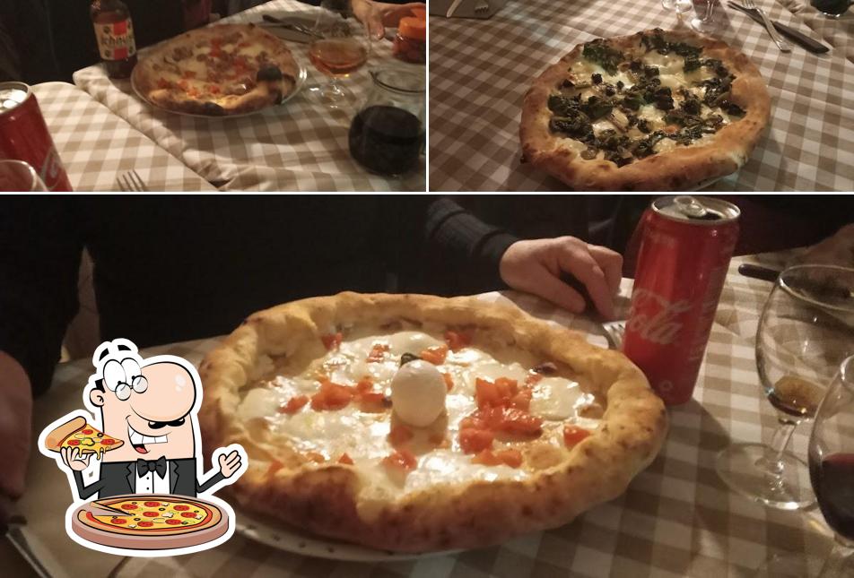 Ordina una pizza a Risto-Pub Pizzeria Italia