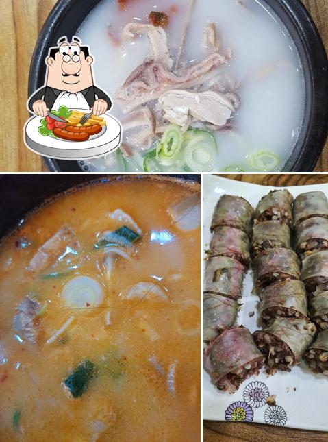 Food at Suyeong Bonga Dwaeji-gukbap