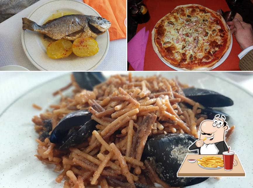 Try out French fries at Restaurante Pizzeria Balmar
