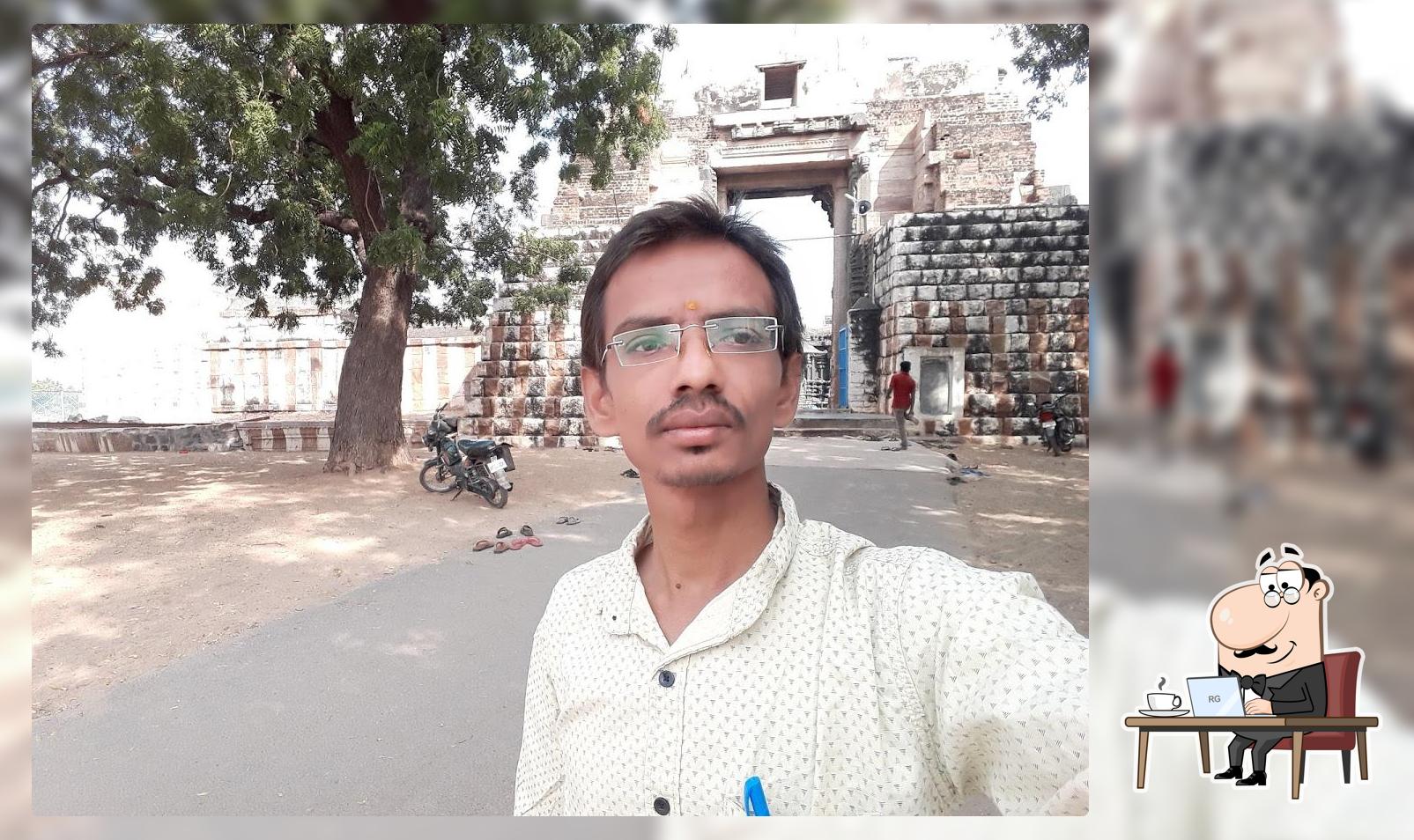 Mani Tiffin Center