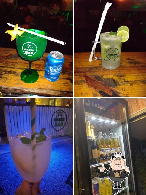 Desfrute de uma bebida no Green Bar Boiçucanga