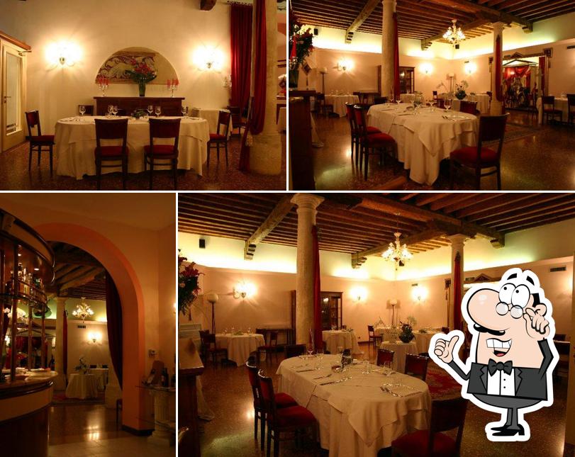 Dai un'occhiata agli interni di Ristorante Pausa Teatro