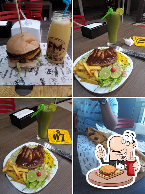 Hambúrguer em FM Açaí Steakhouse