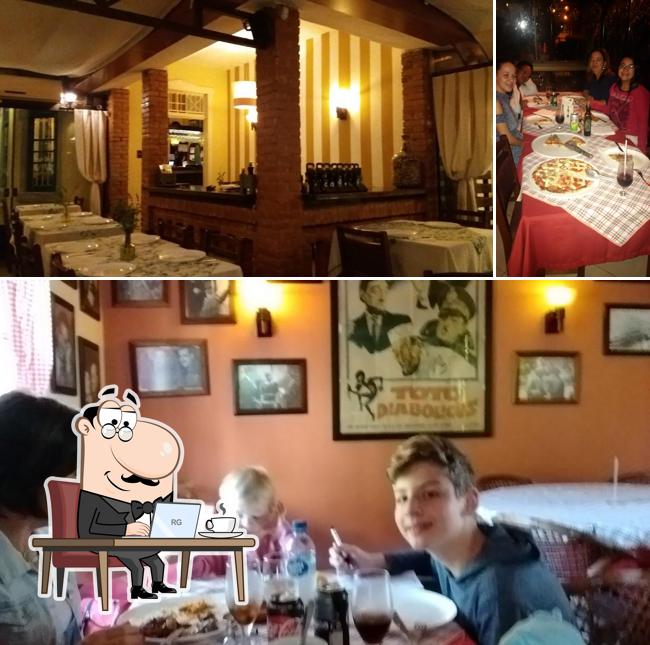 Veja imagens do interior do Restaurante Funiculì Funiculà em Blumenau