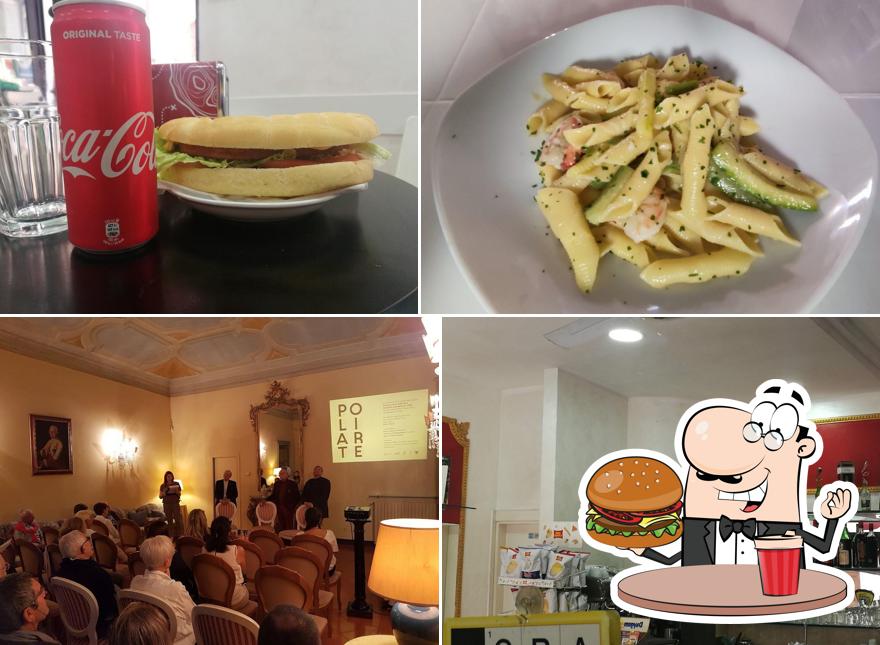 Prenditi un hamburger a Caffetteria Garibaldi