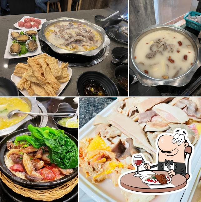 "和顺火煱Harmony Hotpot 和順火鍋" предлагает мясные блюда