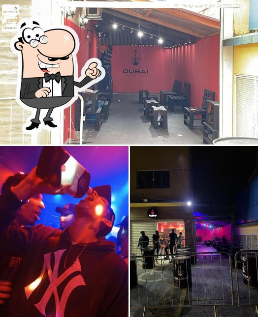 Entre diferentes coisas, interior e álcool podem ser encontrados no Dubai Lounge e Bar - Arujá